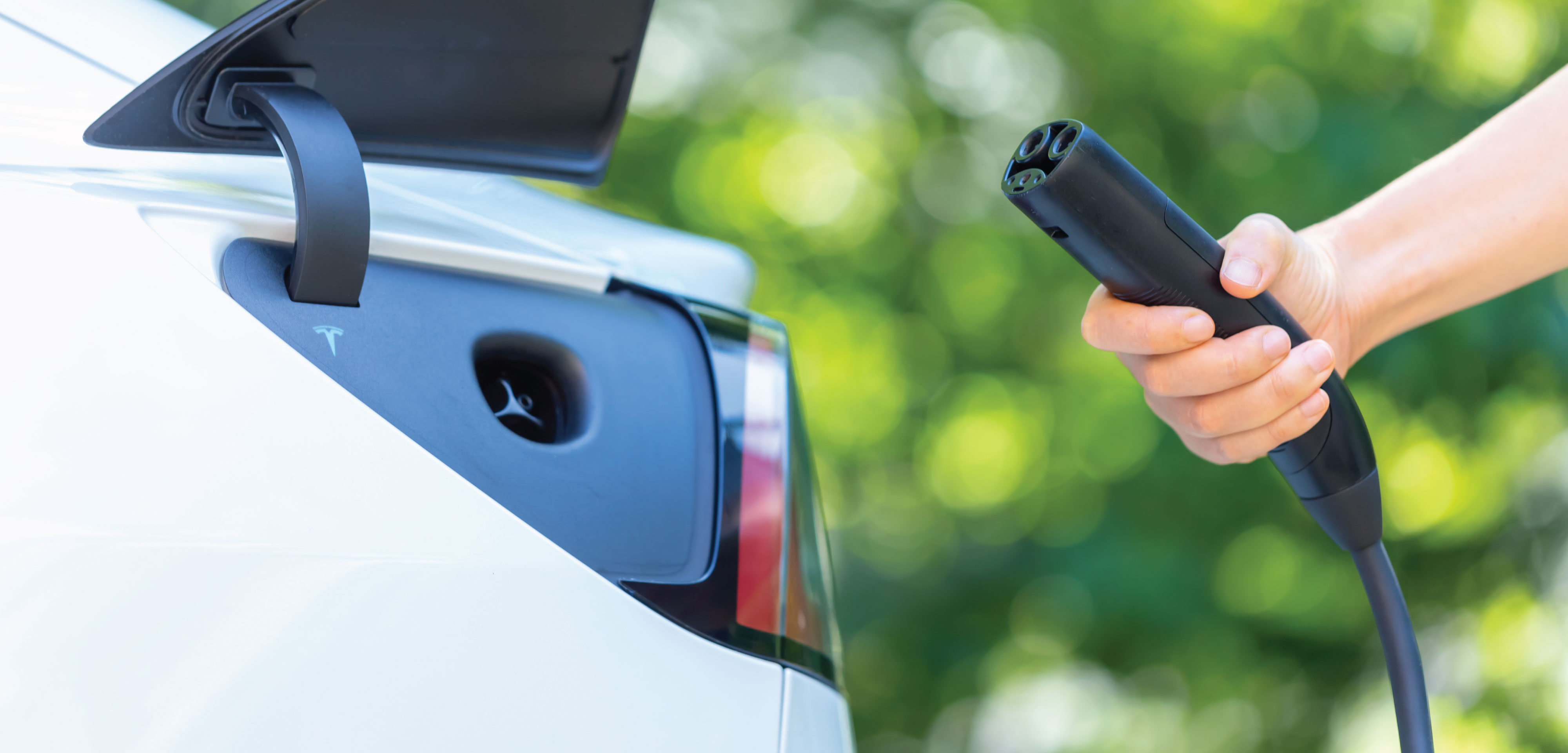 How Much Does it Cost to Charge a Tesla in 2025?